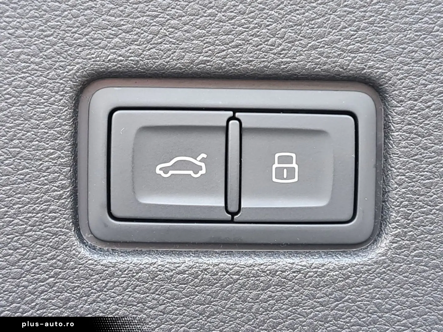 AUDI Q8 55 TFSIe quattro tiptr. S line