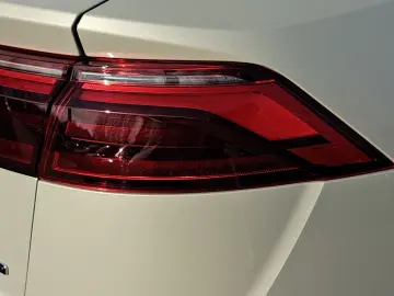 AUDI Q8 55 TFSIe quattro tiptr. S line