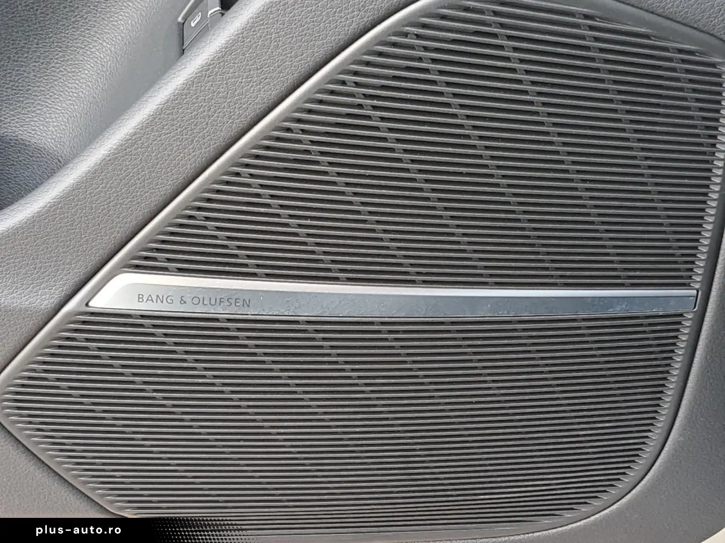 AUDI Q8 55 TFSIe quattro tiptr. S line