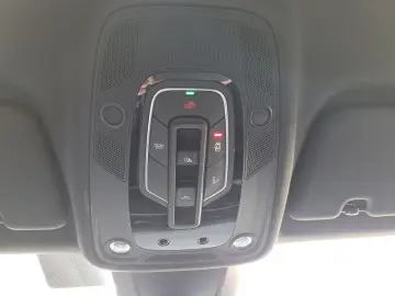 AUDI Q8 55 TFSIe quattro tiptr. S line