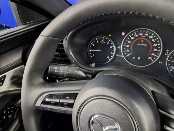 MAZDA 3 SKYACTIV X HYBRID 2.0i 186CP 2021