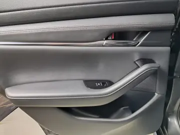 MAZDA 3 SKYACTIV X HYBRID 2.0i 186CP 2021