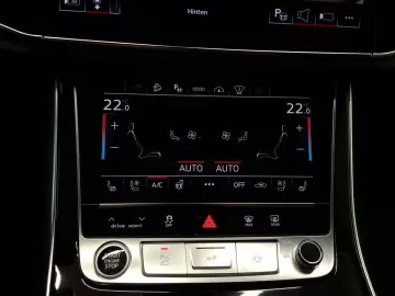 AUDI Q8 55 TFSIe Q 2x S LINE