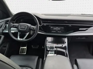 AUDI Q8 60 TFSIe qu S line