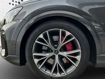 AUDI Q8 60 TFSIe qu S line