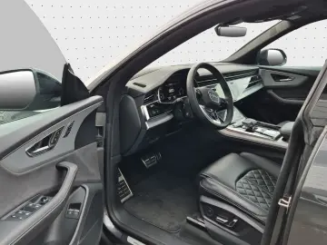 AUDI Q8 60 TFSIe qu S line