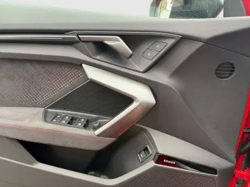 Audi RS3 Limo Schalensitze 290km h Keramik Carbon RS-