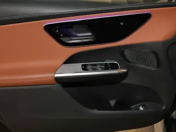 MERCEDES-BENZ GLC 300 AMG 4M