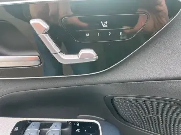 MERCEDES-BENZ GLC 300 e 4MATIC AMG