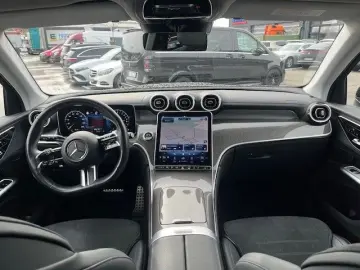 MERCEDES-BENZ GLC 300 e 4MATIC AMG