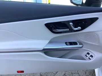 MERCEDES-BENZ CLE 300 e Coupé AMG