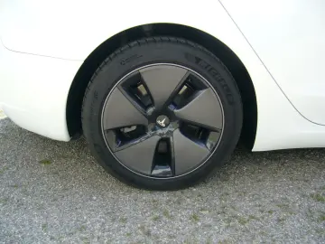 TESLA Model 3 Long Range AWD Allrad ACC Navi Kamera