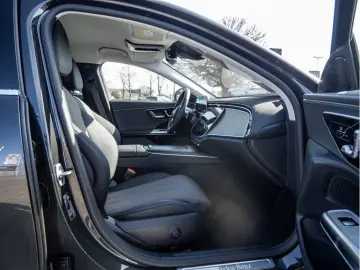 MERCEDES-BENZ E 300 e