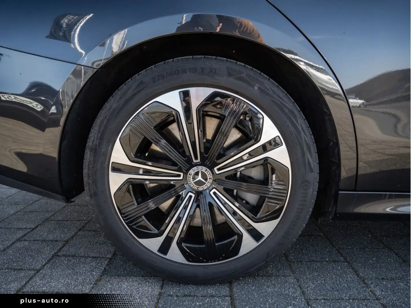 MERCEDES-BENZ E 300 e