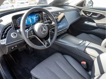 MERCEDES-BENZ E 300 e