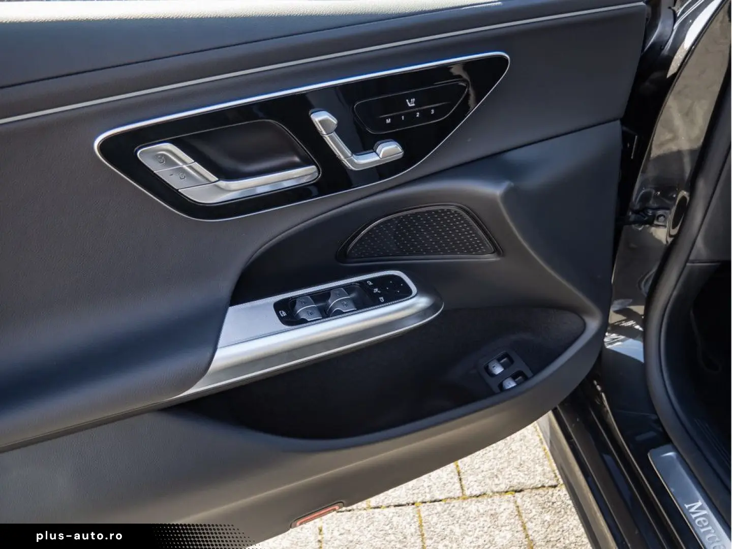 MERCEDES-BENZ E 300 e