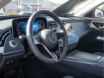 MERCEDES-BENZ E 300 e