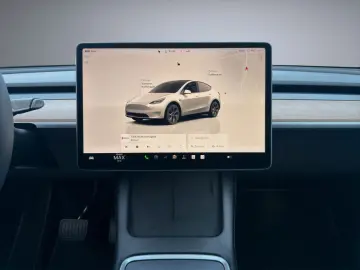 TESLA Model Y Long Range Dual AWD AMD Ryzen