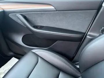 TESLA Model Y Long Range Dual AWD AMD Ryzen