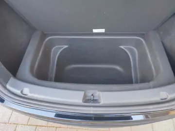 TESLA Model Y Long Range Dual AWD SOH 95 9%