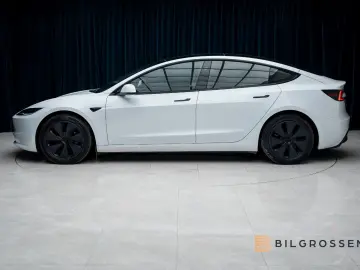TESLA Model 3 Long Range Dual AWD Autopilot Heatpump
