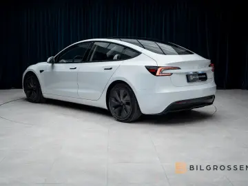 TESLA Model 3 Long Range Dual AWD Autopilot Heatpump