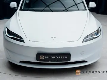 TESLA Model 3 Long Range Dual AWD Autopilot Heatpump