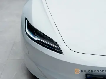 TESLA Model 3 Long Range Dual AWD Autopilot Heatpump