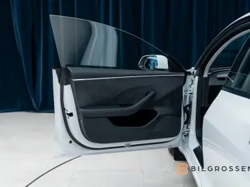 TESLA Model 3 Long Range Dual AWD Autopilot Heatpump