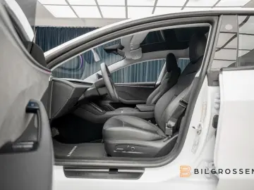 TESLA Model 3 Long Range Dual AWD Autopilot Heatpump