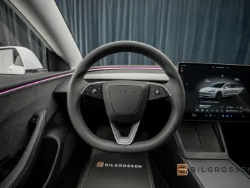 TESLA Model 3 Long Range Dual AWD Autopilot Heatpump