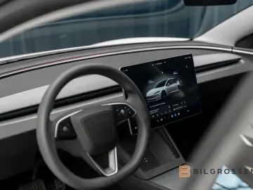 TESLA Model 3 Long Range Dual AWD Autopilot Heatpump