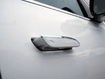 MERCEDES-BENZ E 400 e 4M