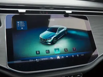 MERCEDES-BENZ E 400 e 4M