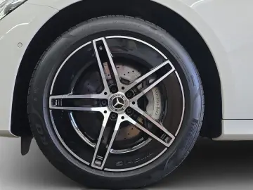 MERCEDES-BENZ E 300 e 4M