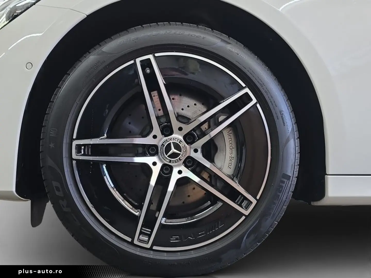 MERCEDES-BENZ E 300 e 4M