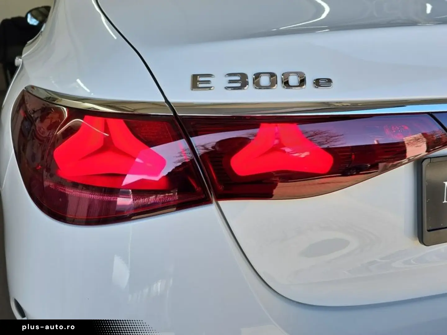 MERCEDES-BENZ E 300 e 4M