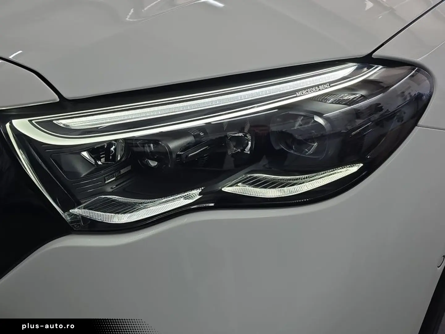 MERCEDES-BENZ E 300 e 4M