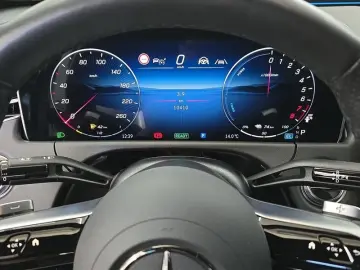 MERCEDES-BENZ E 300 e 4M