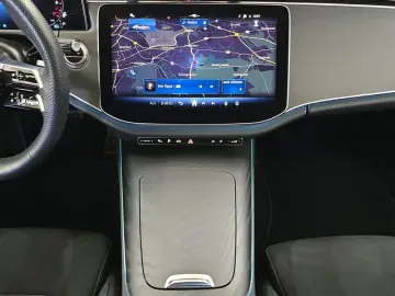 MERCEDES-BENZ E 300 e 4M