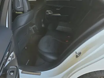 MERCEDES-BENZ E 300 e 4M