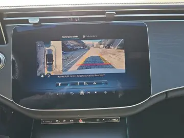 MERCEDES-BENZ E 300 e 4M