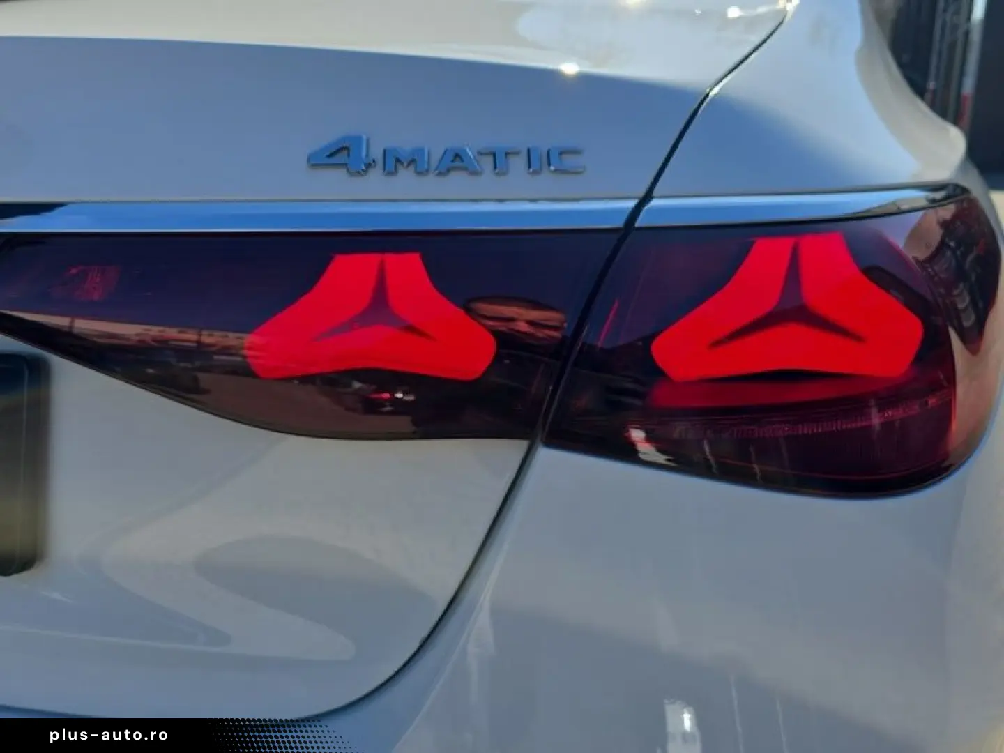 MERCEDES-BENZ E 300 e 4M