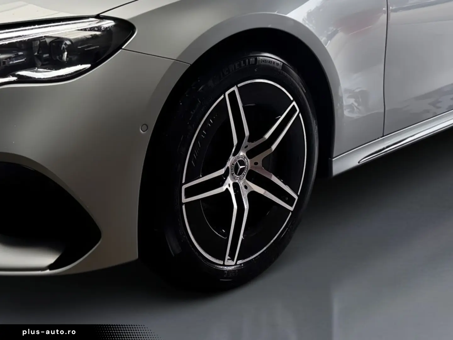 MERCEDES-BENZ E 300 e 4M AMG