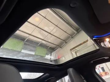 MERCEDES-BENZ E 300 e 4M AMG