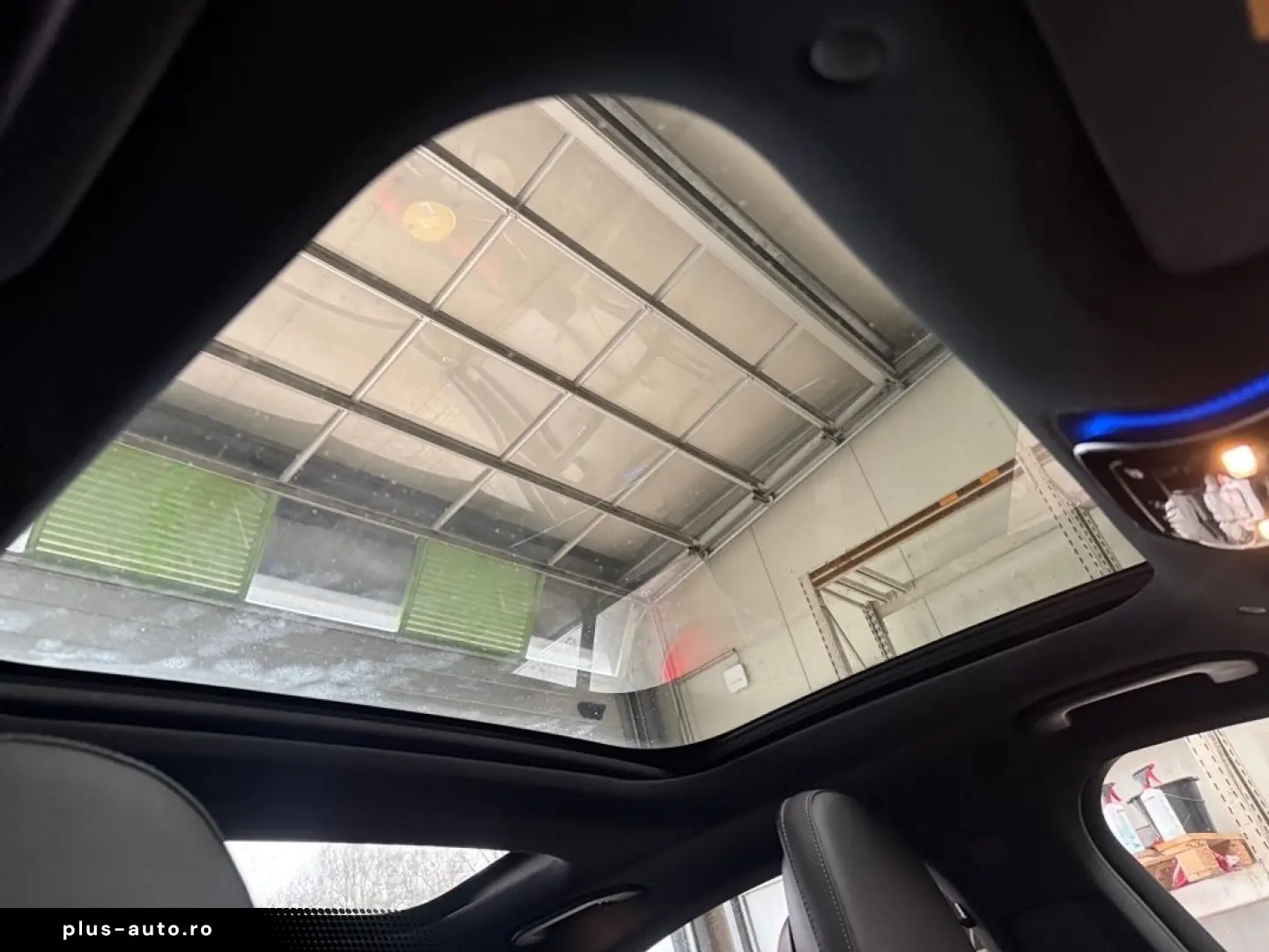 MERCEDES-BENZ E 300 e 4M AMG