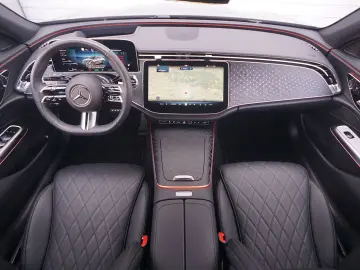 MERCEDES-BENZ E 300 de 4MATIC AMG