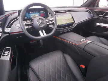 MERCEDES-BENZ E 300 de 4MATIC AMG