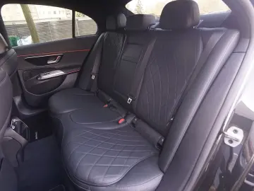 MERCEDES-BENZ E 300 de 4MATIC AMG