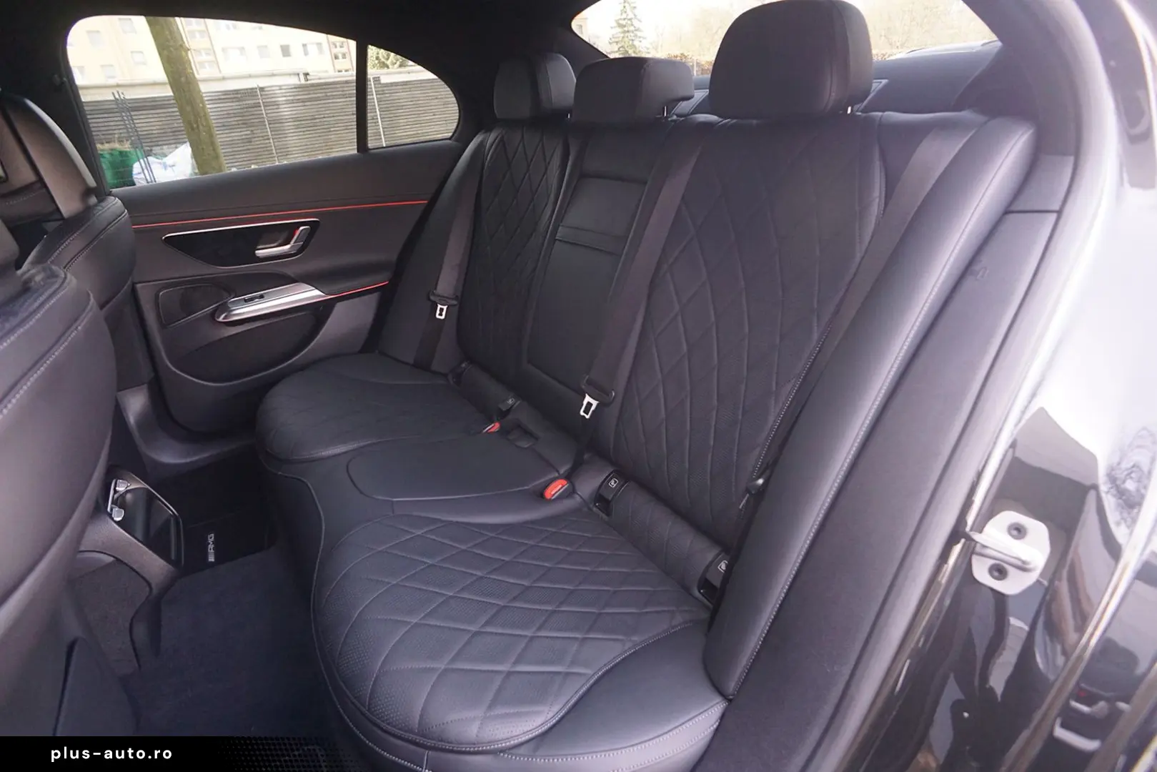 MERCEDES-BENZ E 300 de 4MATIC AMG